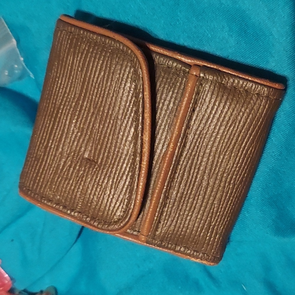 Giving military vibes. Vintage key holder?! Super vintage. Made in taiwan r.o.c.